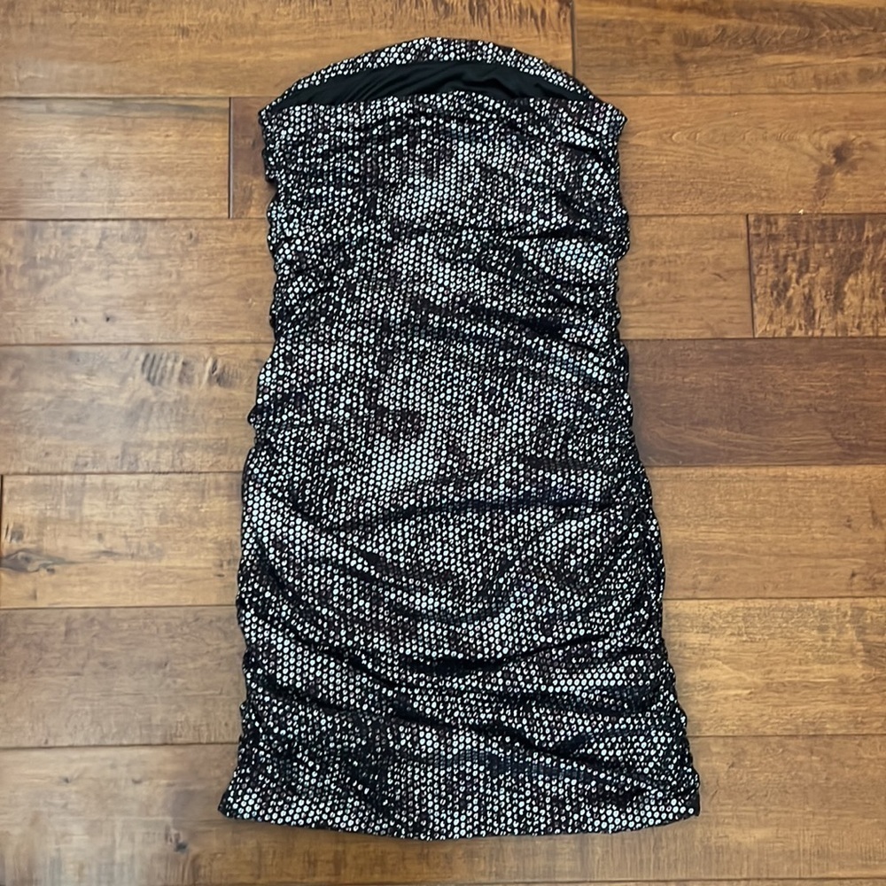 Express Bodycon Ruched Strapless Dress Size M - Picture 7 of 10